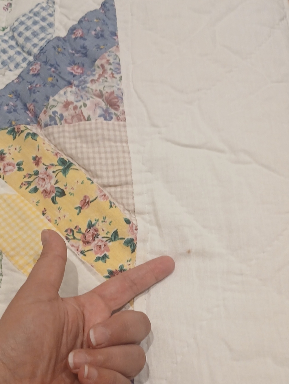 🌸 Vintage Cottagecore Floral Patchwork Quilt 🌸 - Picture 6 of 8